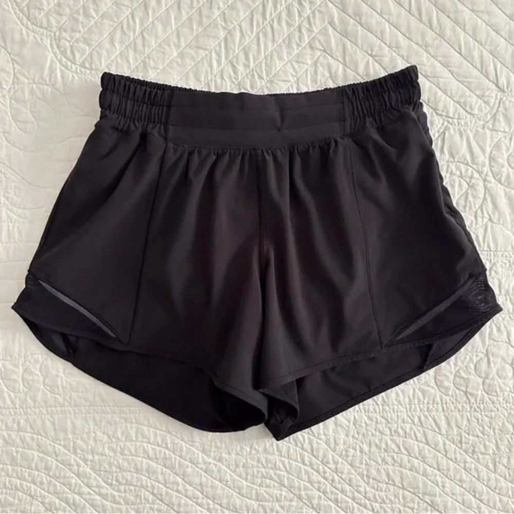 Lululemon Black Women's Hotty Hot Short Long 4” Size 6 W7ARLT - Picture 3 of 15